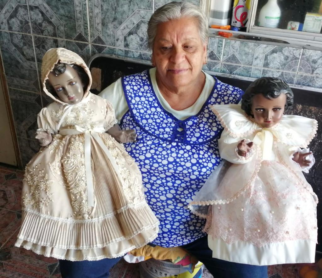 Sobrevive la tradición de vestir al Niño Dios - Capital Estado de México